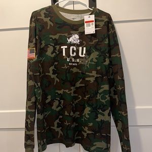 Nike TCU long sleeve size L NWT